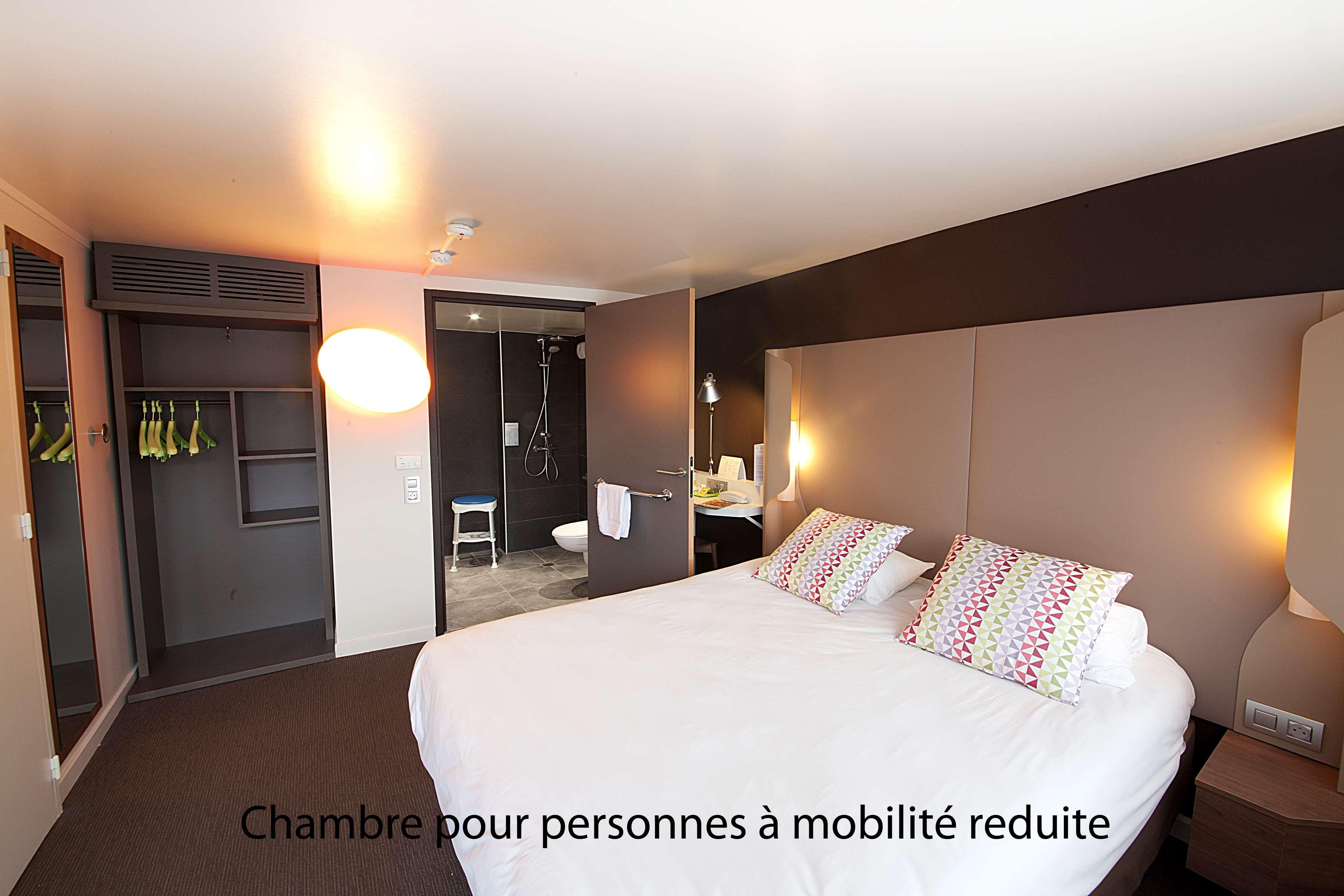 Campanile Clermont-Ferrand ~ Aubiere Hotel Exterior foto